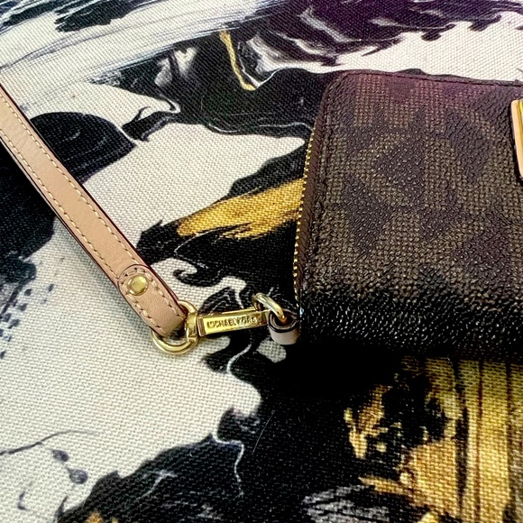 Michael Kors Brown Signature Logo Zip Wallet - Picture 9 of 14